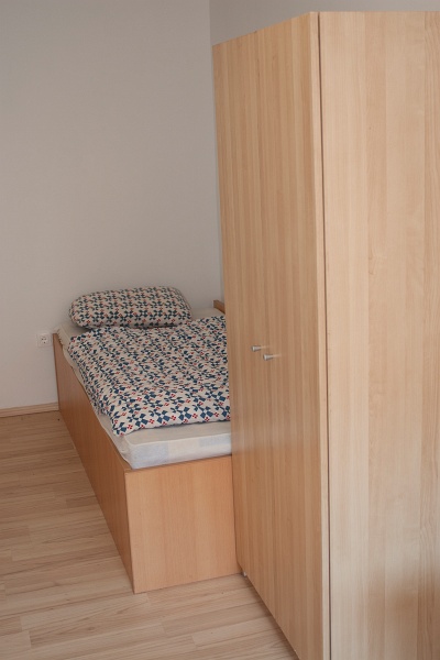 apartments-02-room-01-1