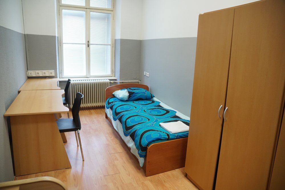 room-02-1